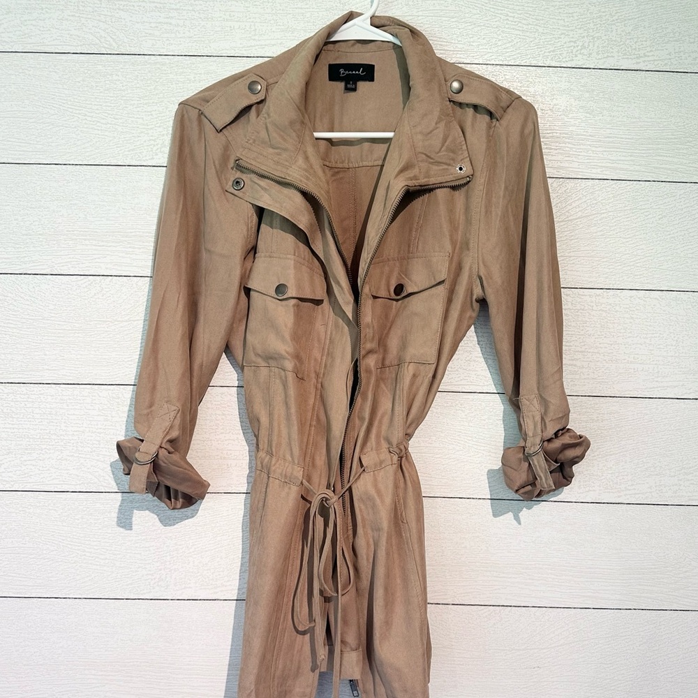 Utility beige zip up light weight jacket! Small